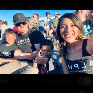 Meet your Posher, Esperanza